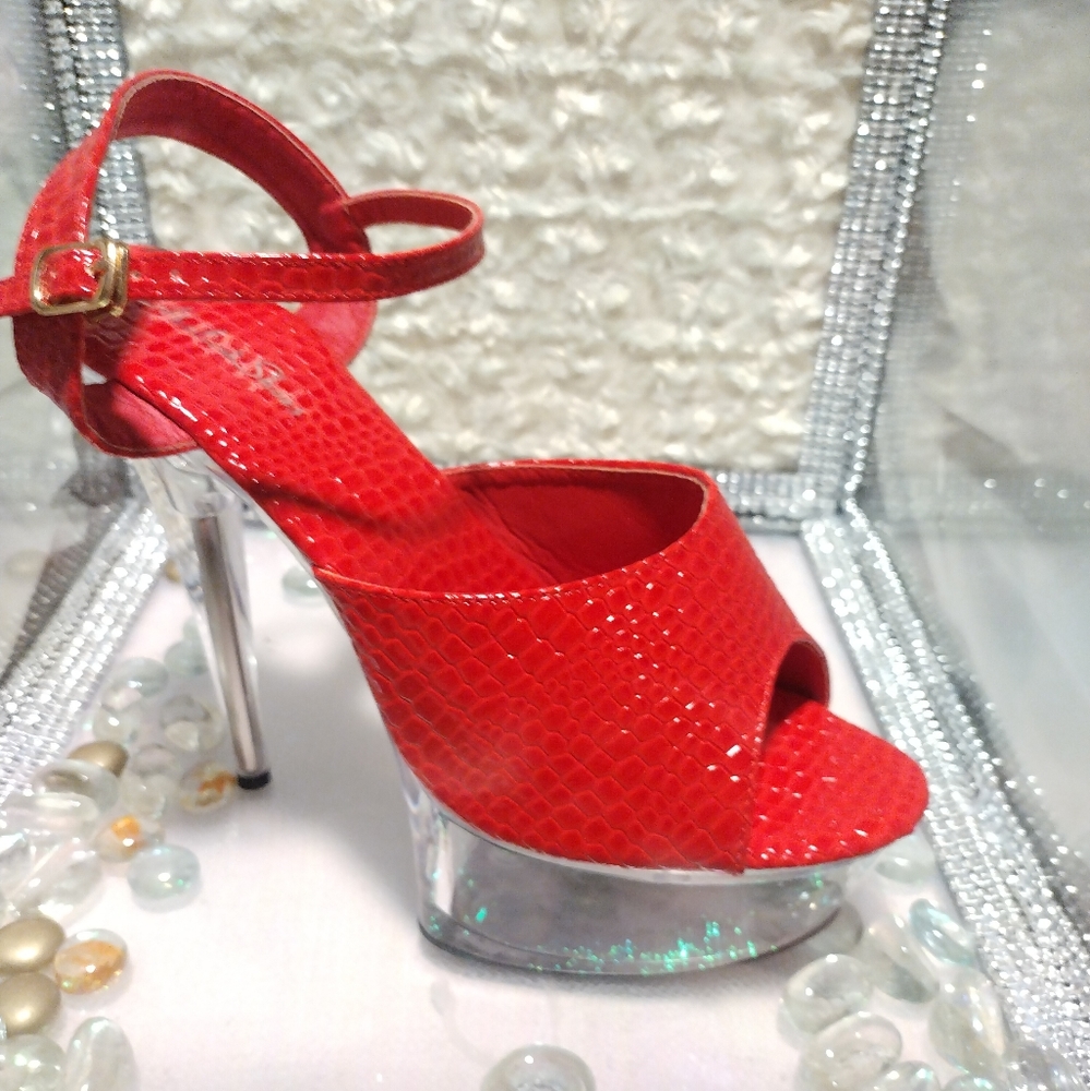 Stiletto platform heel